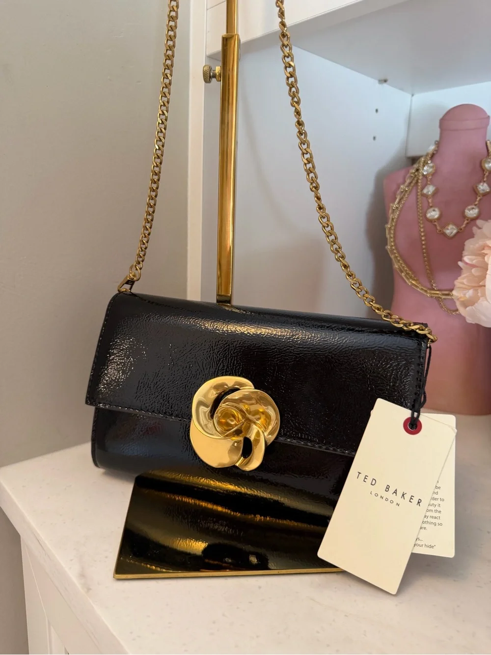 Ted Baker compact patent